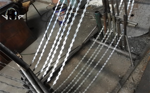 鍍鋅刺繩防護網在海邊的防腐性能實驗 鍍鋅刺繩防護網在海邊的防腐性能實驗